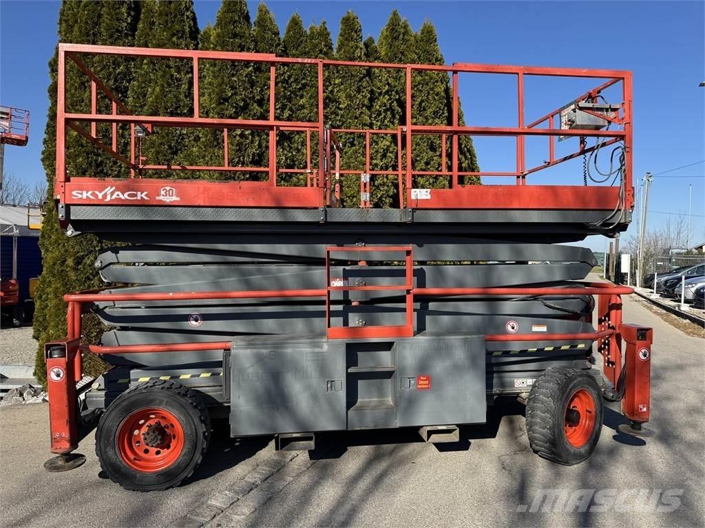 SkyJack SJ9250 Škarjaste dvižne ploščadi