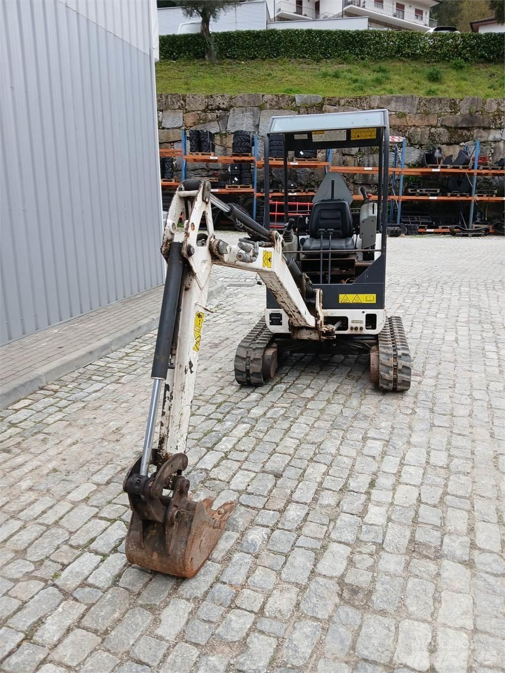 Bobcat 323 Mini bagri <7t