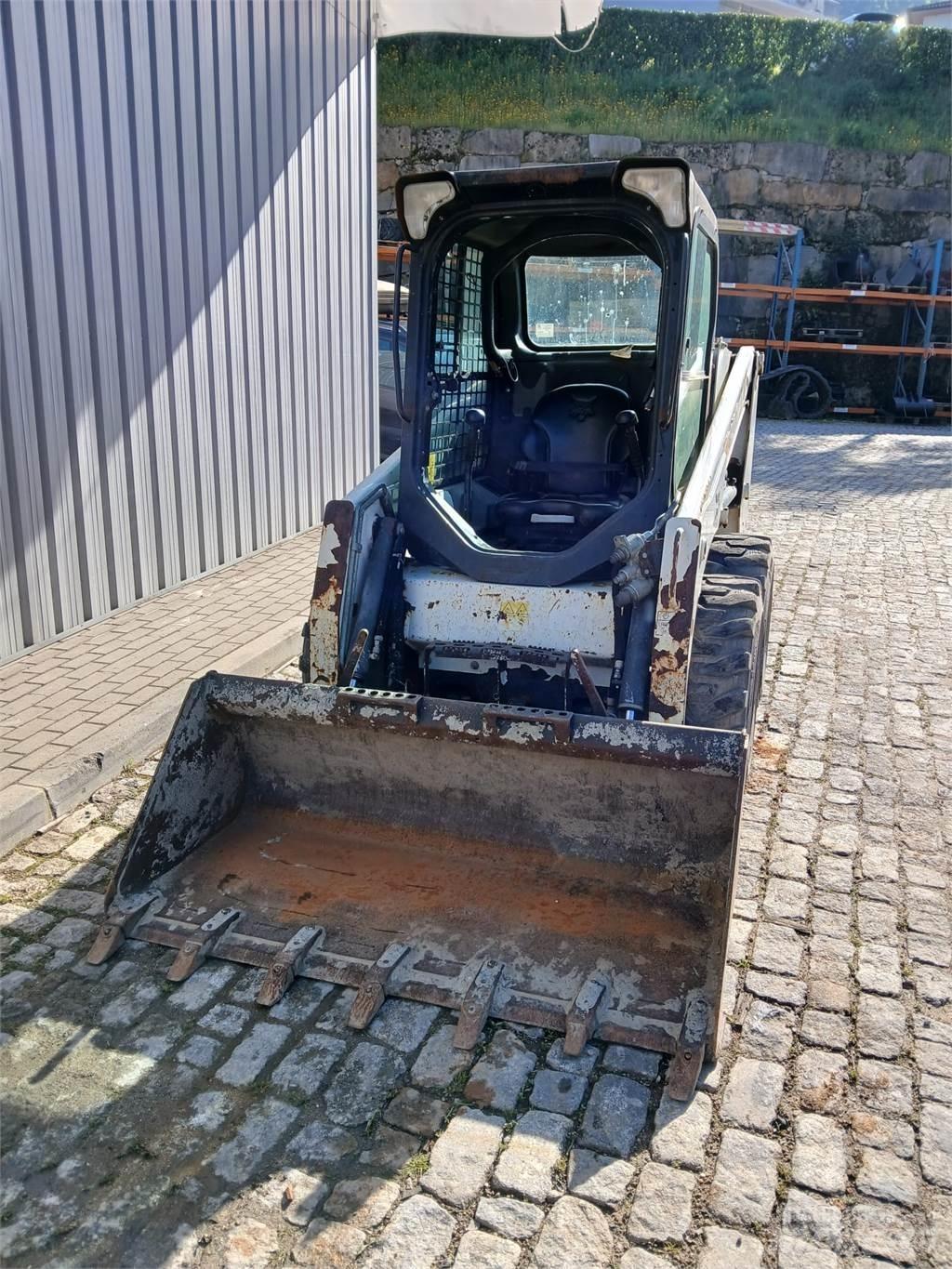 Bobcat S450 Kolesni nakladalci