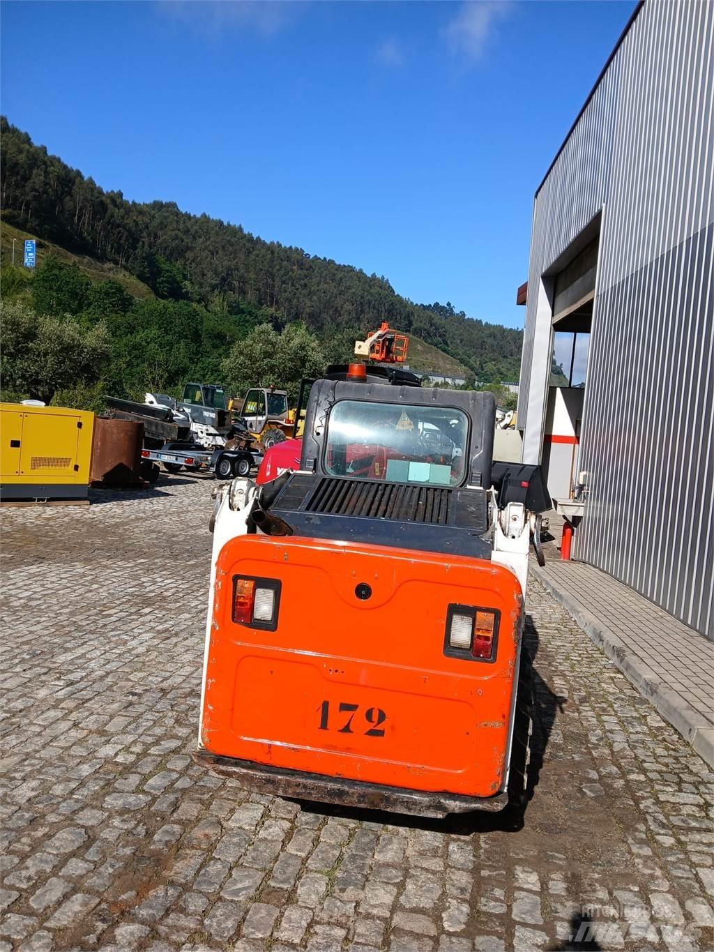 Bobcat S450 Kolesni nakladalci