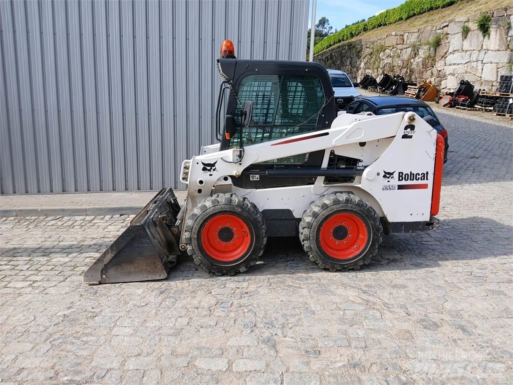 Bobcat S550 Kolesni nakladalci