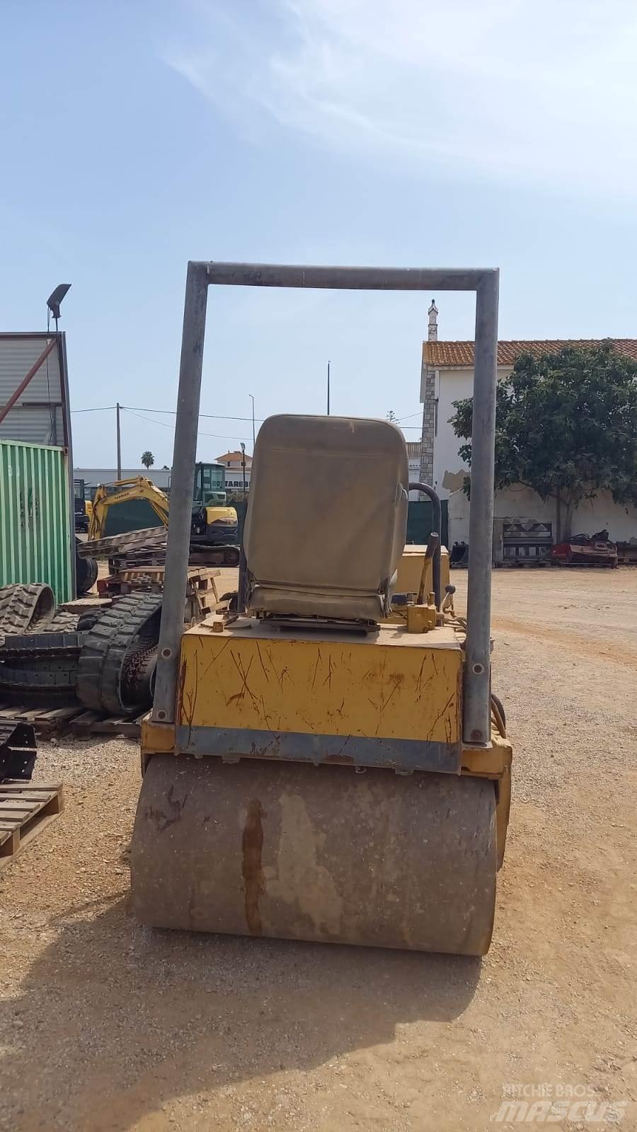 Bomag BW120AD Dvojni valjarji