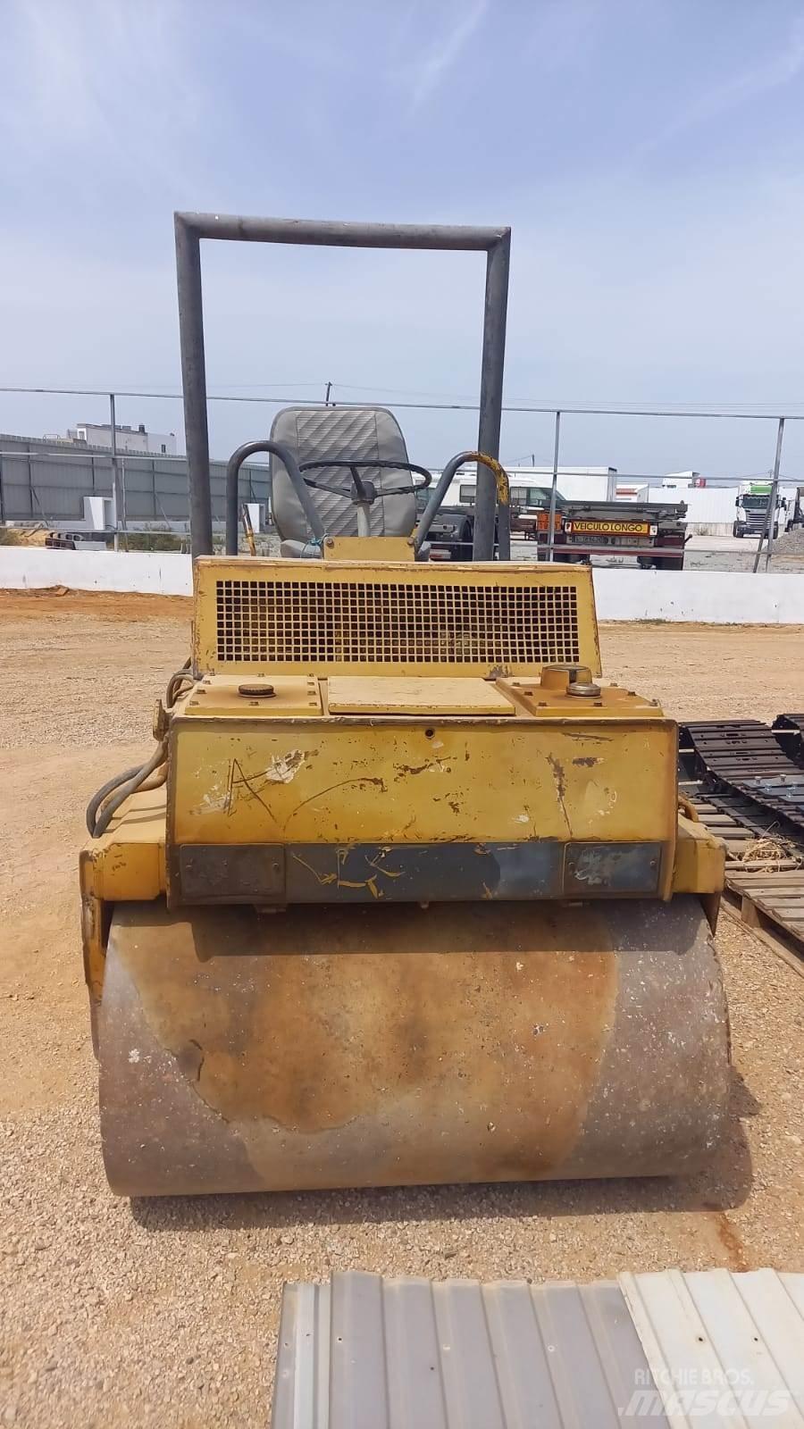 Bomag BW120AD Dvojni valjarji