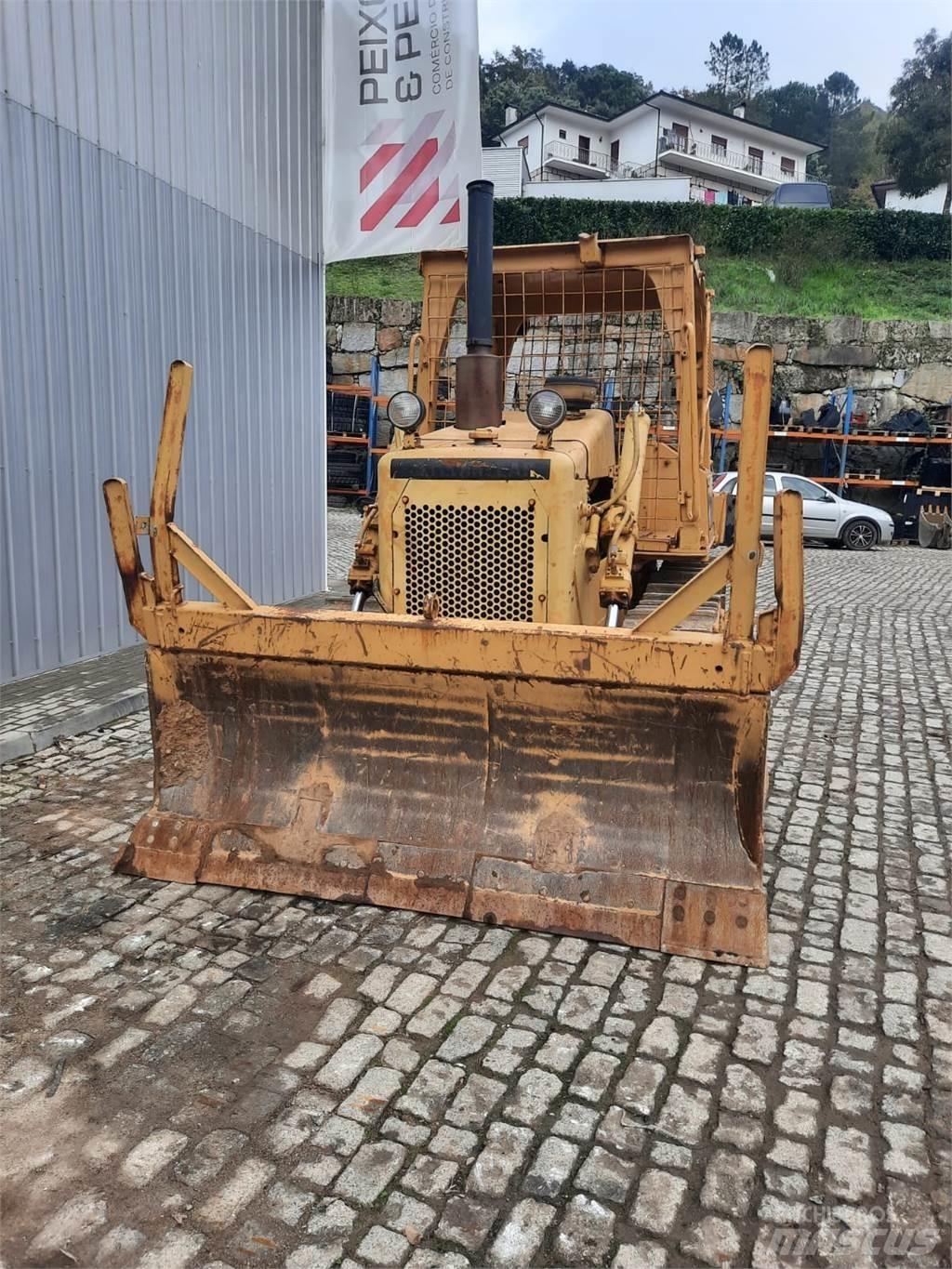CAT D4E Buldožerji za polaganje cevi