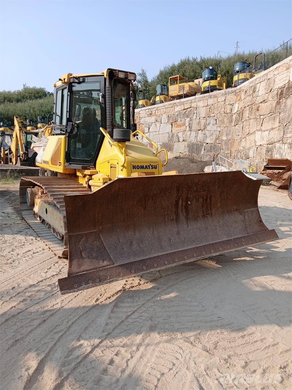 Komatsu D51PXI-22 Buldožerji za polaganje cevi
