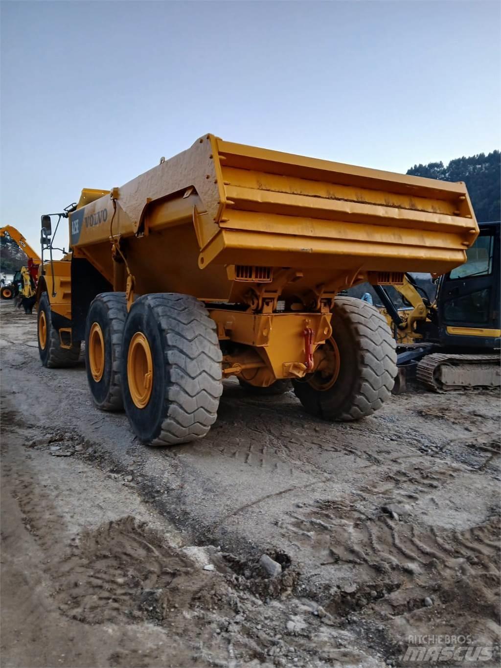 Volvo A25E Ne cestni demperji
