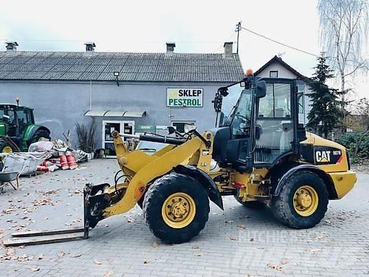 CAT 907H Kolesni nakladalci