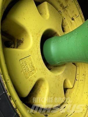 John Deere 7930 Traktorji