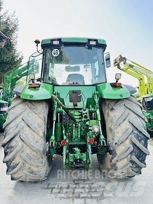 John Deere 8310 Traktorji