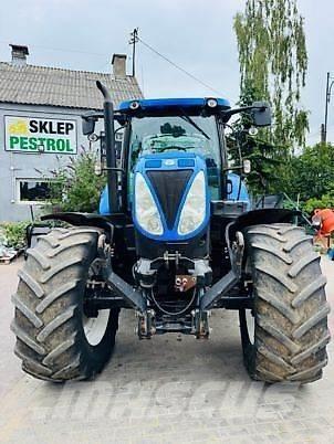 New Holland T7.210RC Traktorji