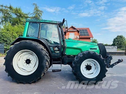Valtra 8150 Traktorji