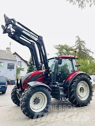 Valtra N104 Traktorji