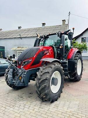 Valtra T154 Traktorji