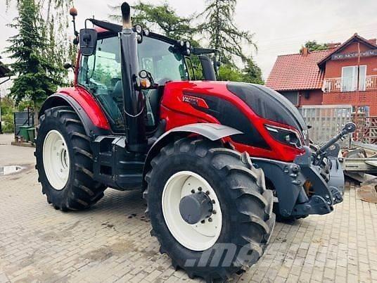 Valtra T154 Traktorji