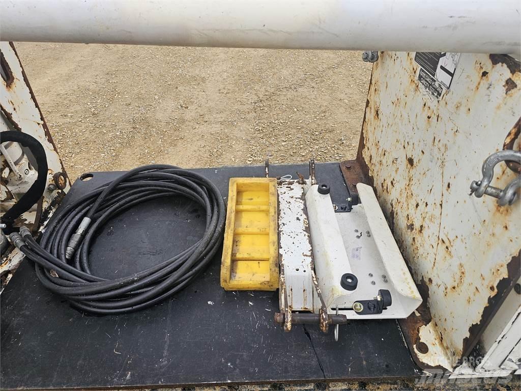 Altec DB37 Druga dvigala in dvižne ploščadi