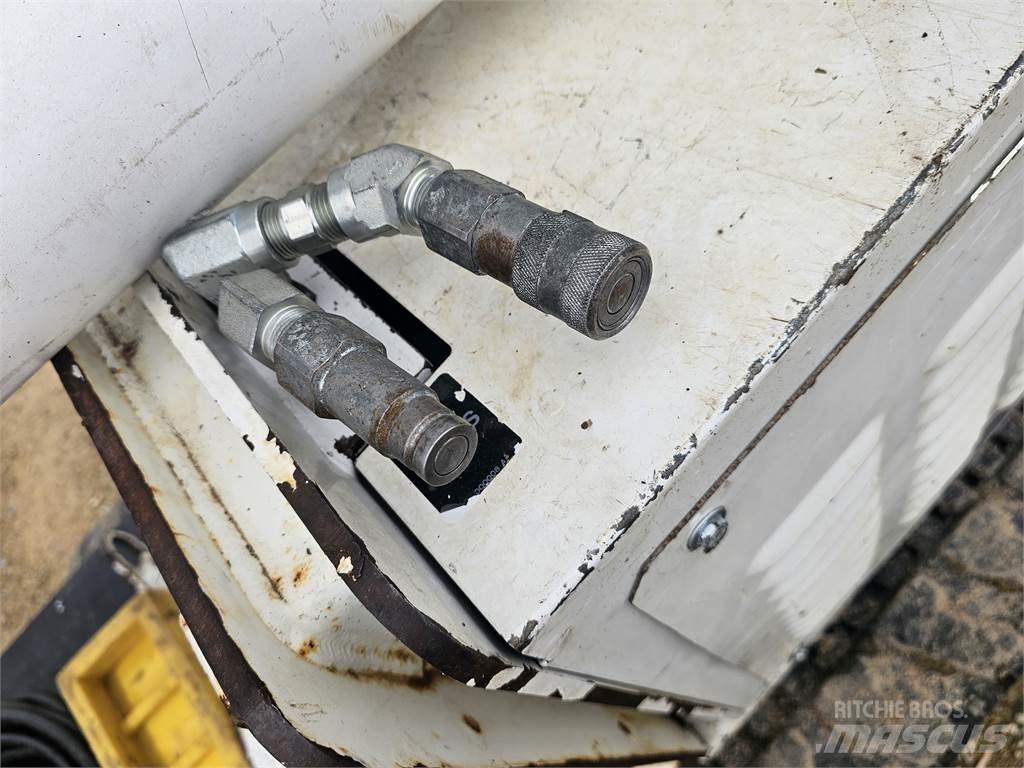 Altec DB37 Druga dvigala in dvižne ploščadi