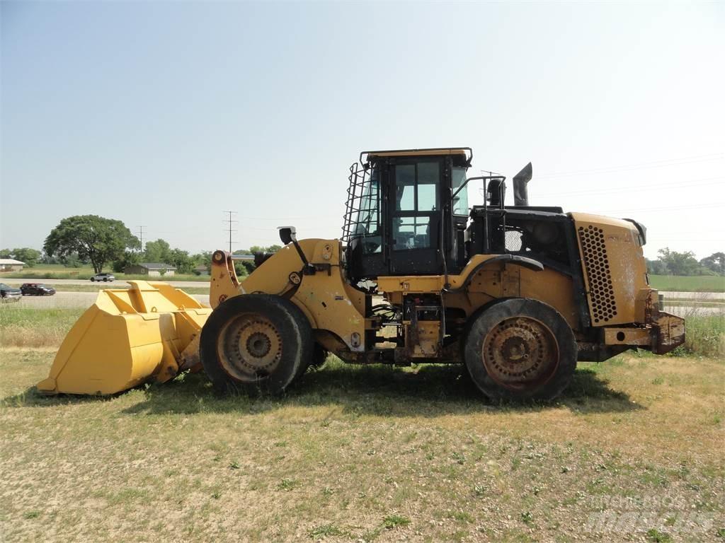 CAT 950k Kolesni nakladalci