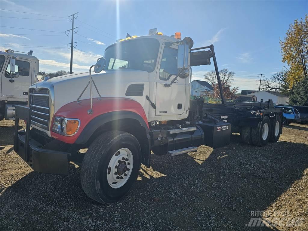 Mack CV713 Drugi tovornjaki