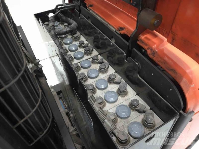 BT SPE135S Ročni električni viličar
