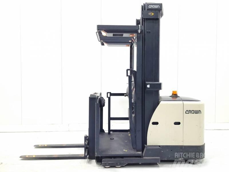 Crown SP3522-1.0 Srednje dvižni komisionirni viličar