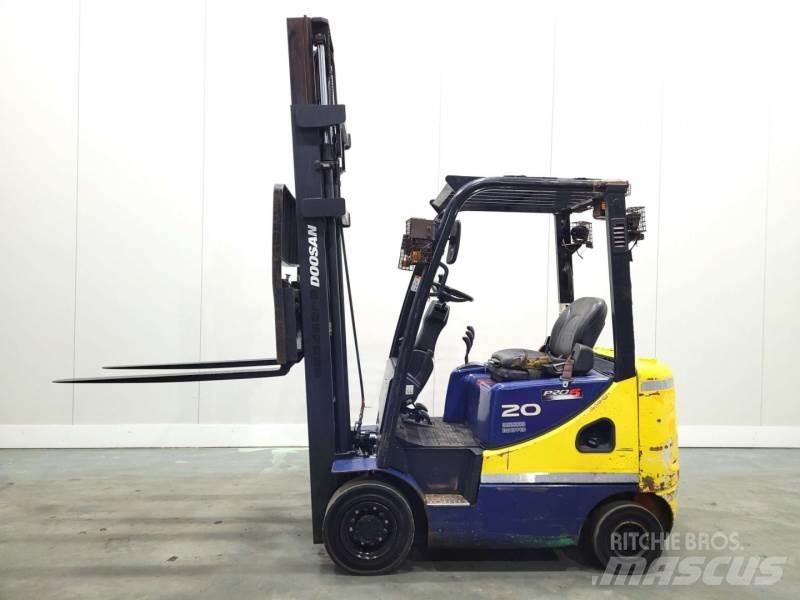 Doosan D20SC-5 Dizelski viličarji
