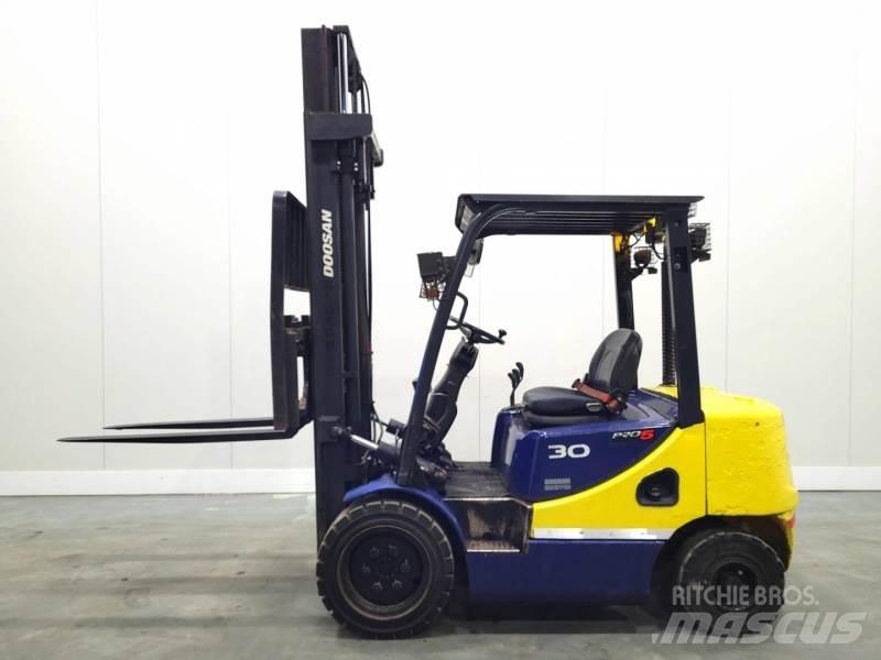 Doosan D30S-5 Dizelski viličarji