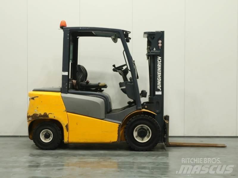 Jungheinrich DFG 425 Dizelski viličarji
