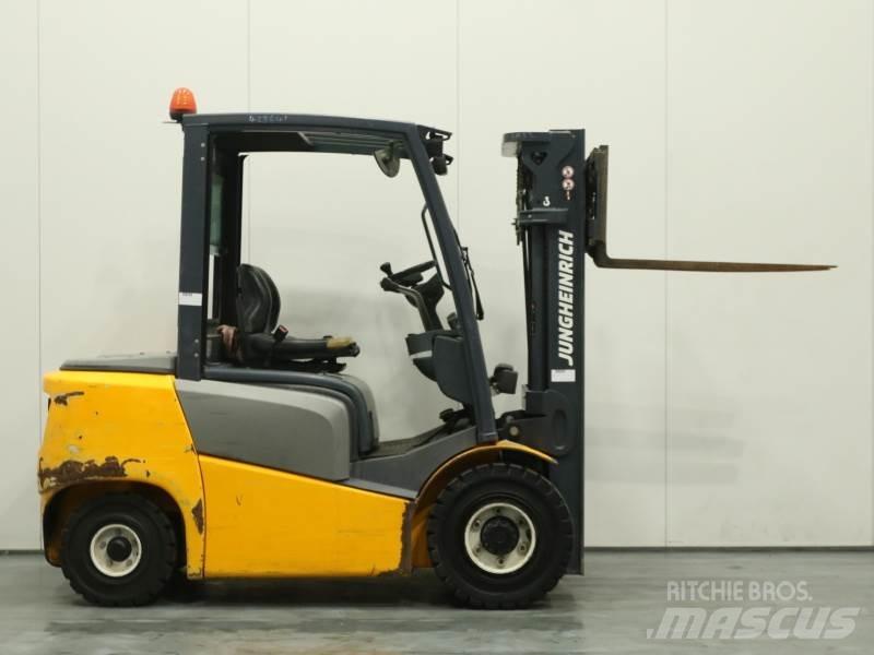 Jungheinrich DFG 425 Dizelski viličarji
