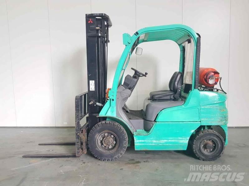 Mitsubishi FG25N Plinski viličarji