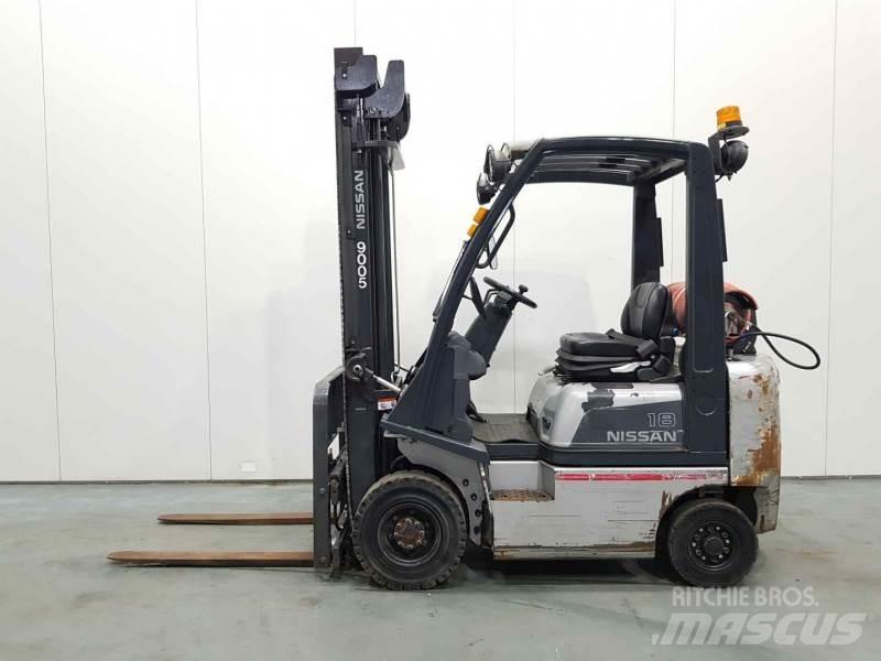 Nissan P1D1A18LQ Plinski viličarji