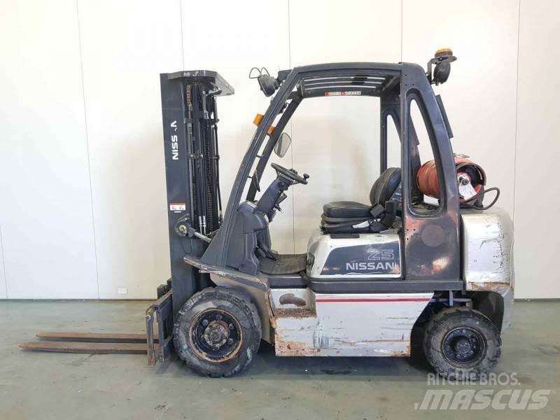 Nissan U1D272520 Plinski viličarji