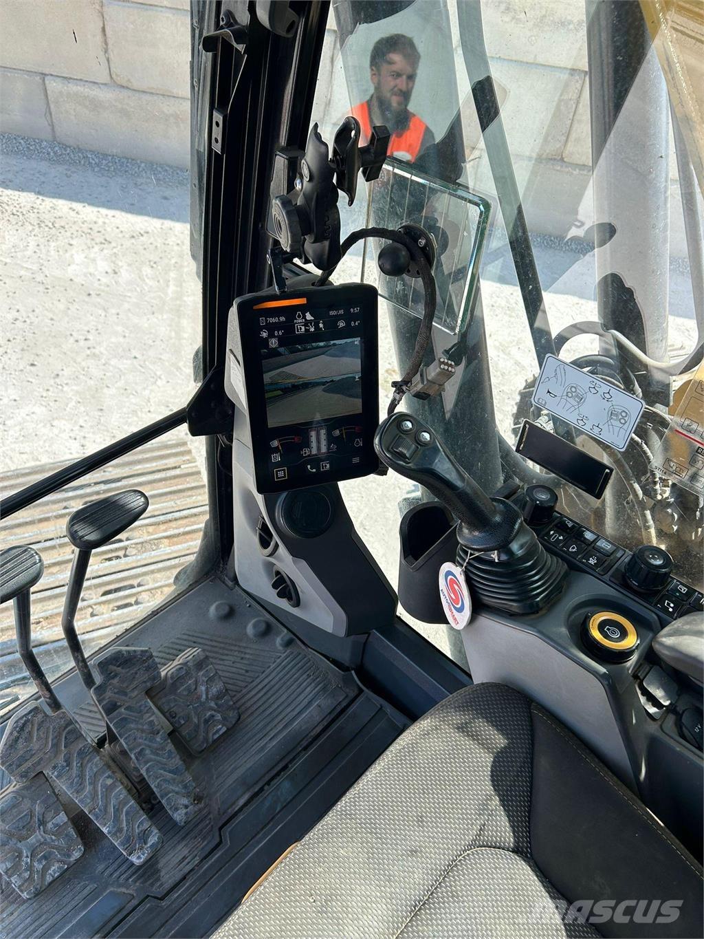 CAT 320 Bagri goseničarji