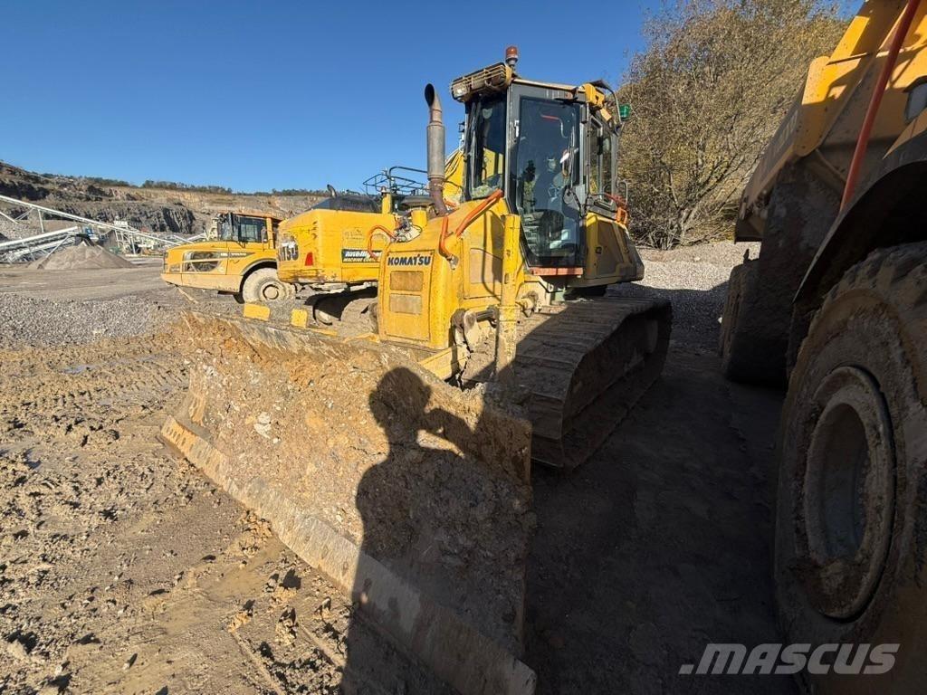 Komatsu D51PX Buldožerji goseničarji
