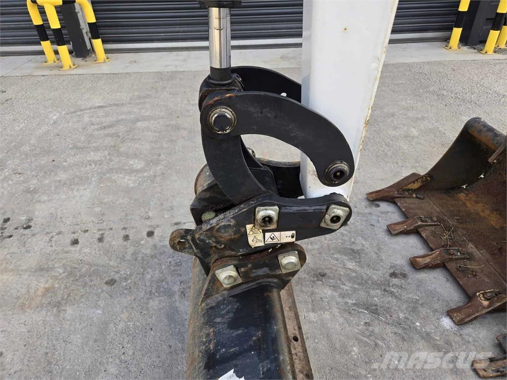 Bobcat E17 Mini bagri <7t