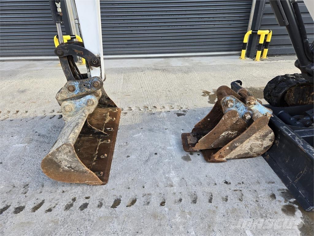Bobcat E27 Mini bagri <7t