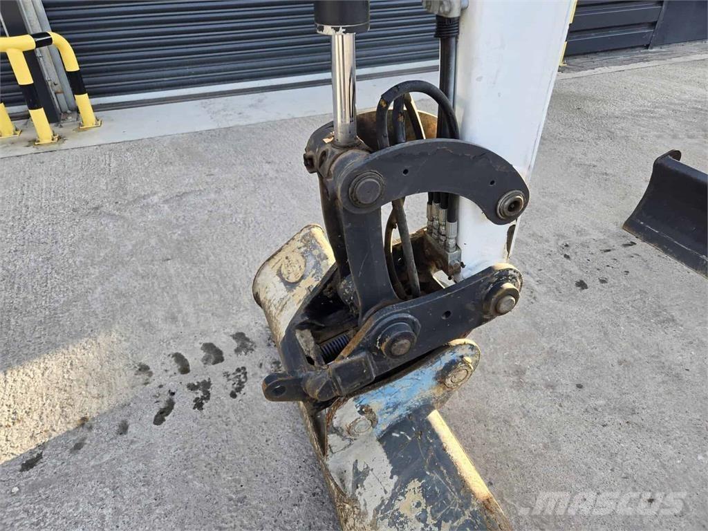 Bobcat E27 Mini bagri <7t