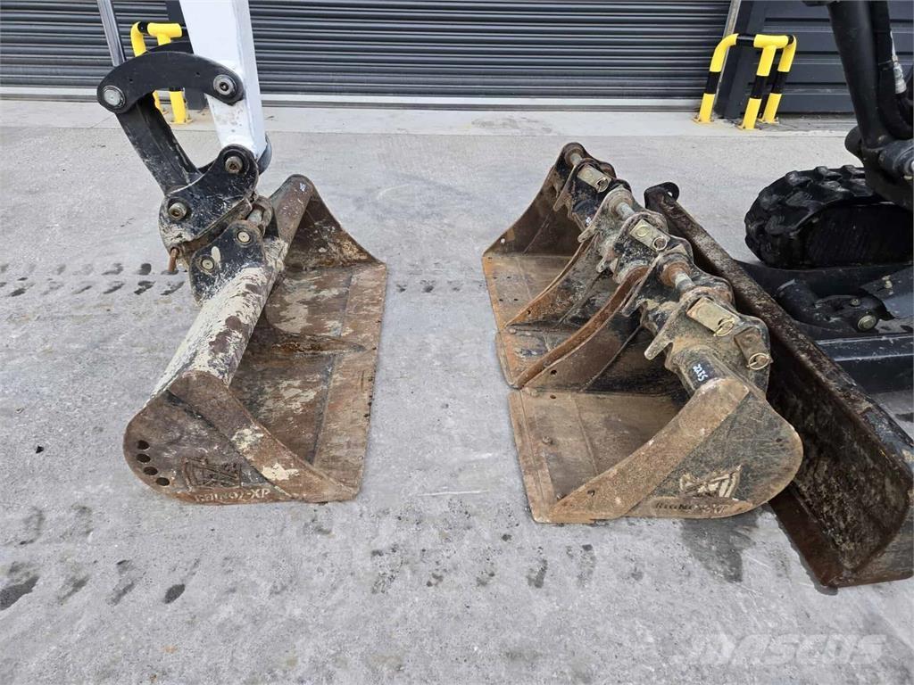 Bobcat E27 Mini bagri <7t