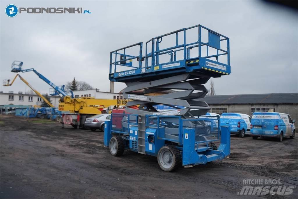 Genie 4390 Škarjaste dvižne ploščadi