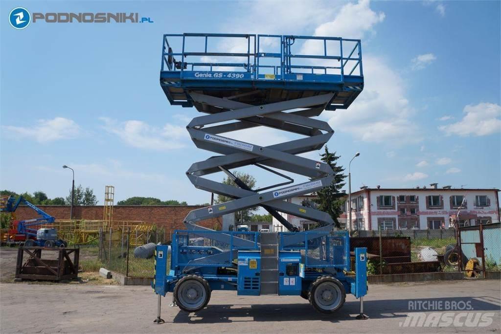 Genie 4390 RT Škarjaste dvižne ploščadi