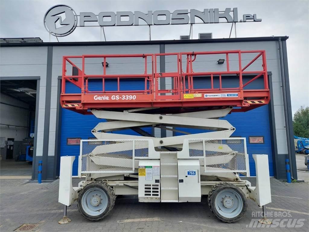 Genie GS-3390 Škarjaste dvižne ploščadi