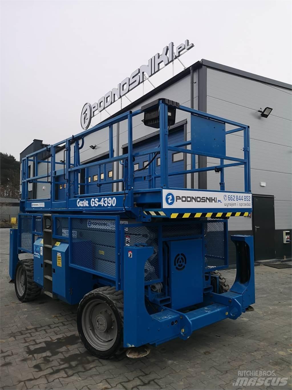 Genie GS-4390 Škarjaste dvižne ploščadi