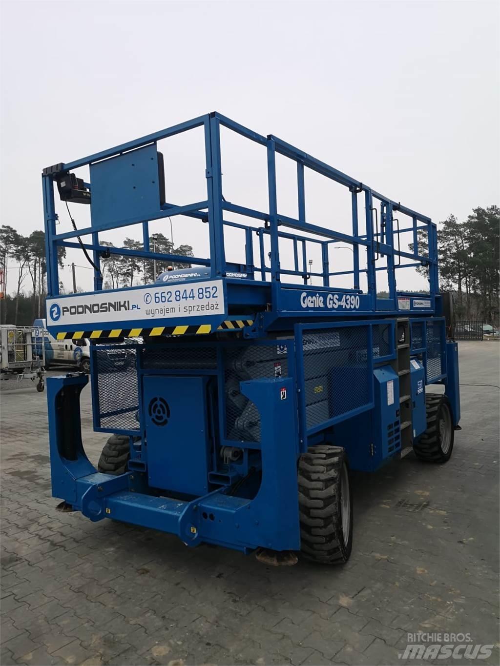 Genie GS-4390 Škarjaste dvižne ploščadi