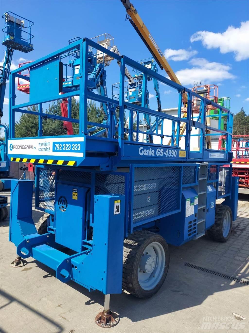Genie GS-4390 RT Škarjaste dvižne ploščadi