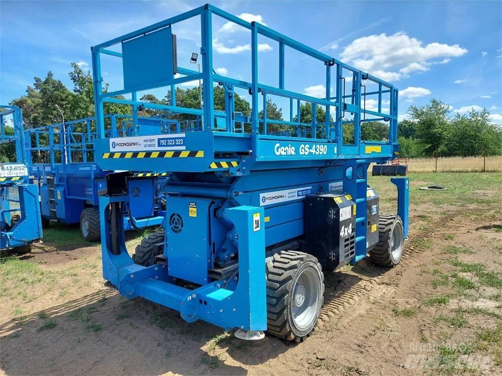 Genie GS-4390 RT Škarjaste dvižne ploščadi