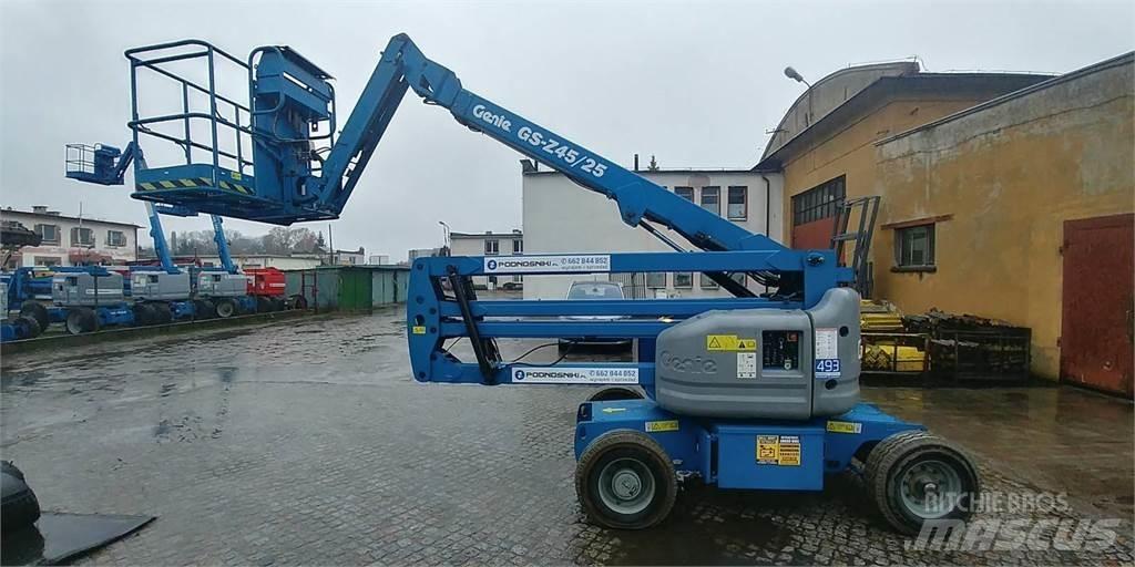 Genie Z45/25J Zglobne dvižne ploščadi