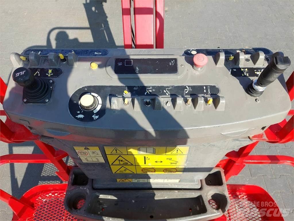 JLG M450AJ Zglobne dvižne ploščadi