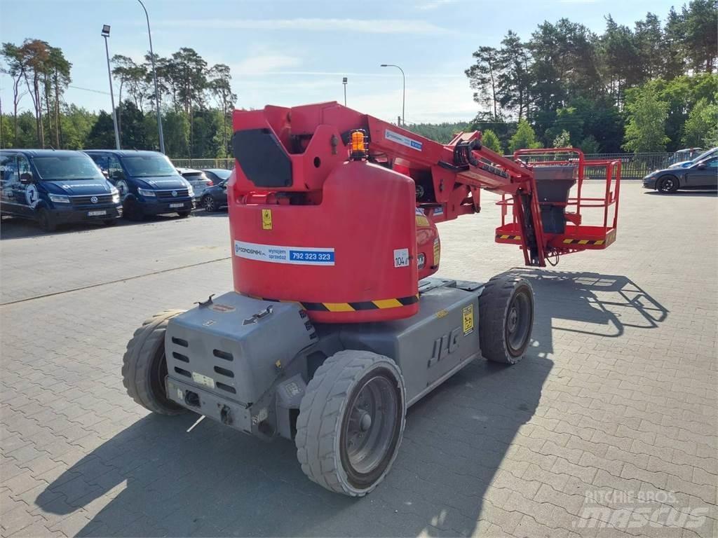 JLG M450AJ Zglobne dvižne ploščadi