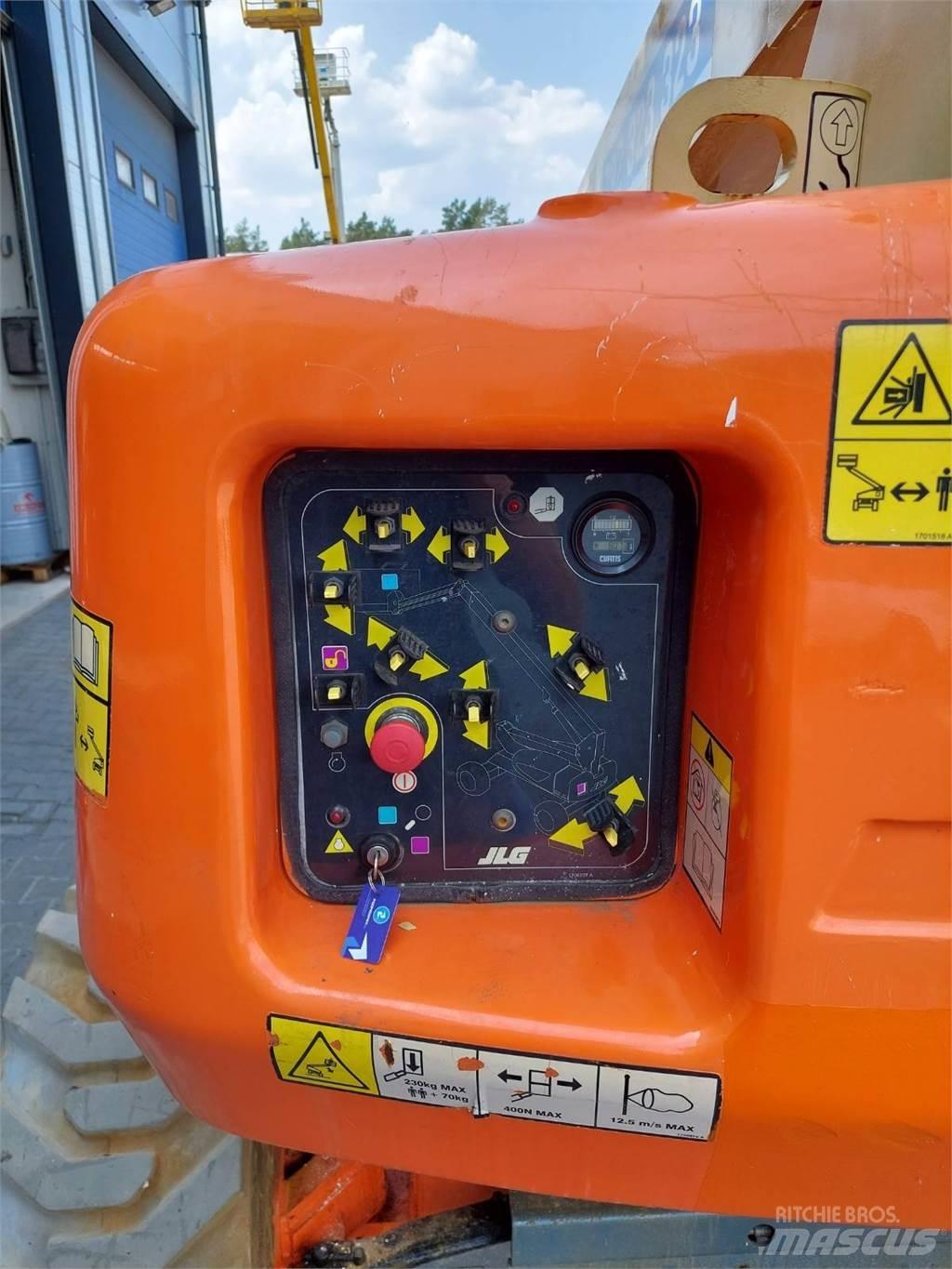 JLG M600JP Zglobne dvižne ploščadi
