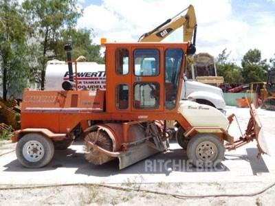 Broce RJT350 Cestni pometači