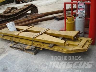 CAT 740 Tailgate Drugi deli